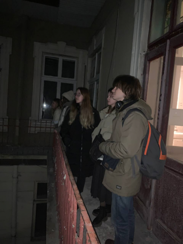 Фото із заходу