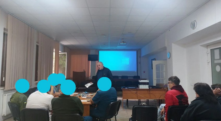 Фото із заходу