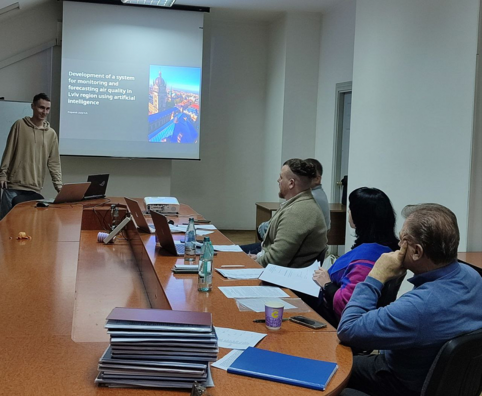 Фото із захисту робіт