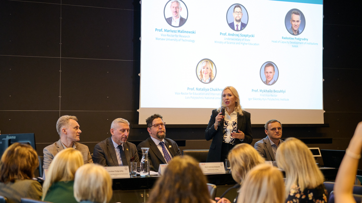 Фото з конференції у Польщі