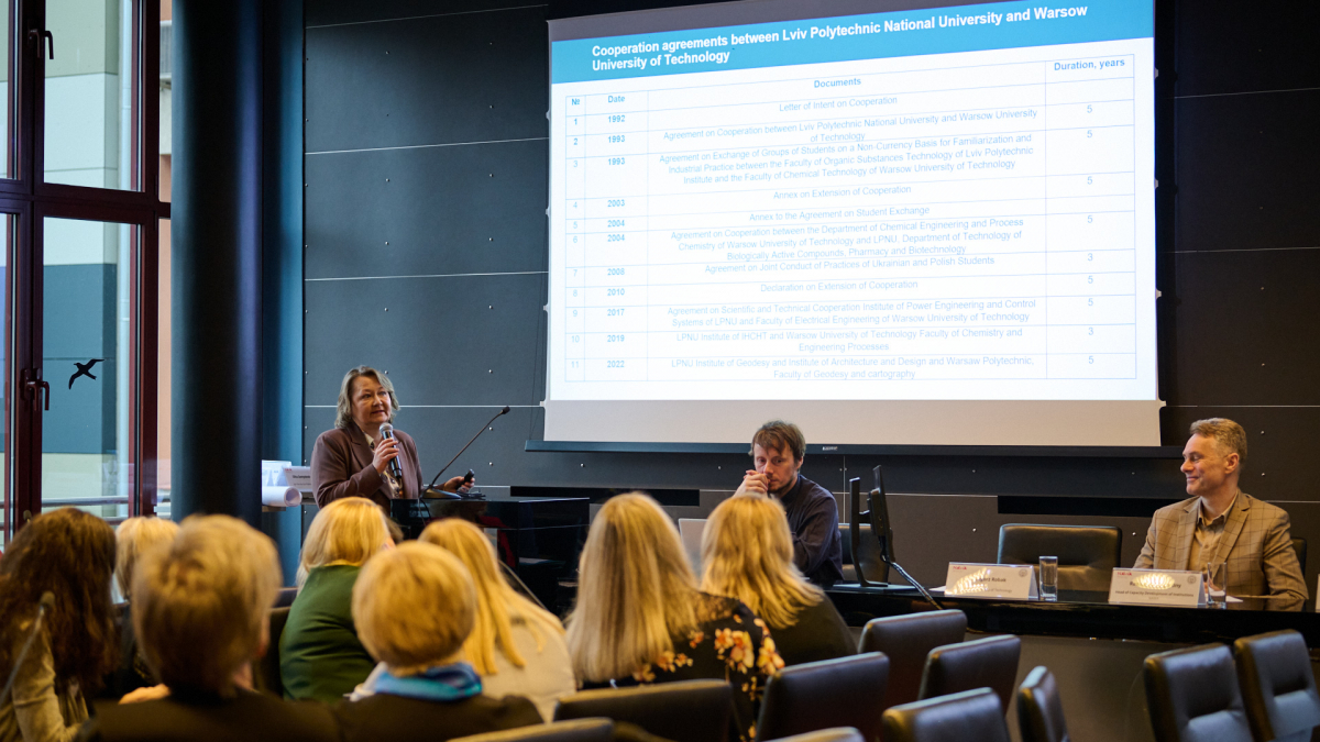 Фото з конференції у Польщі