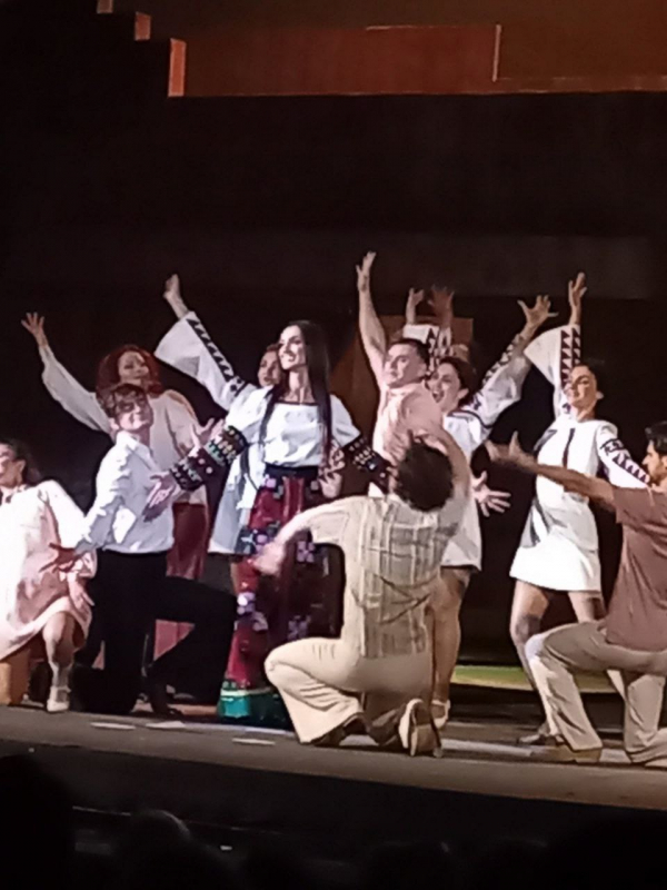 Фото з вистави