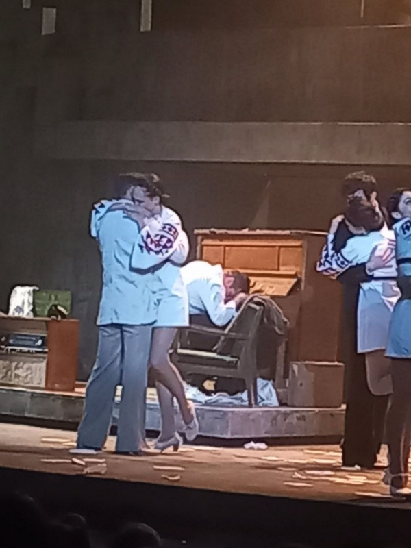 Фото з вистави