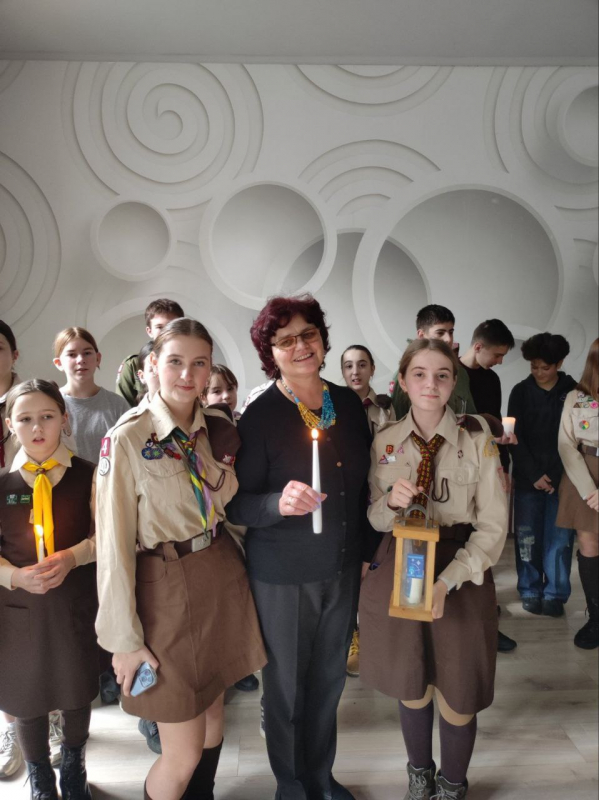 Фото з передавання Вифлеємського вогню