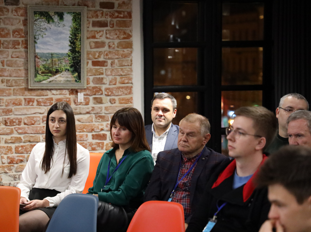 Фото із засідання клубу