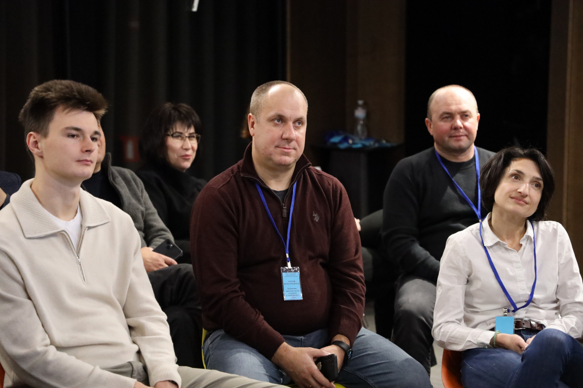 Фото із засідання клубу