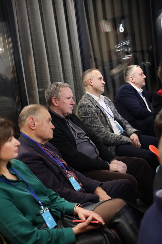 Фото із засідання клубу