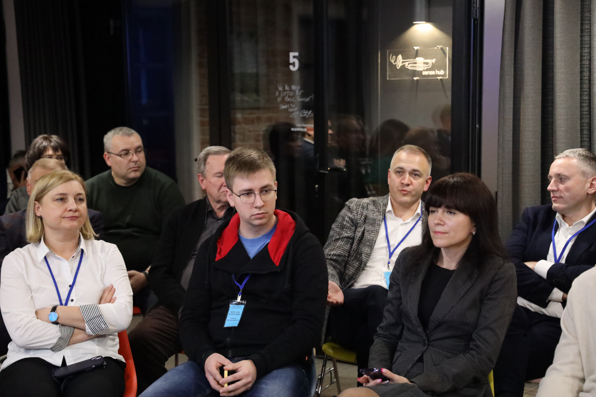 Фото із засідання клубу