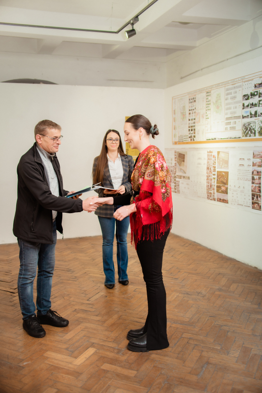 Фото з нагородження переможців конкурсу