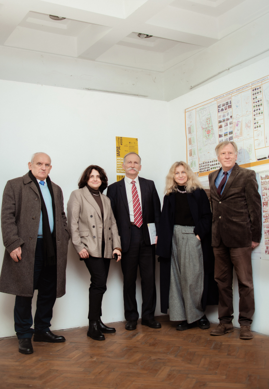 Фото з нагородження переможців конкурсу