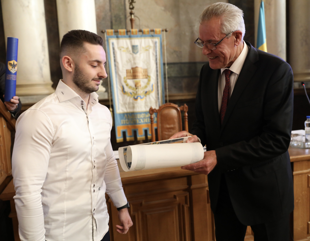 Фото із вручення диплома