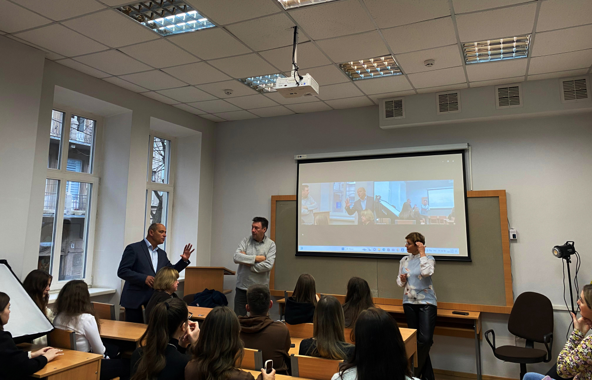 Фото з відкриття хабу