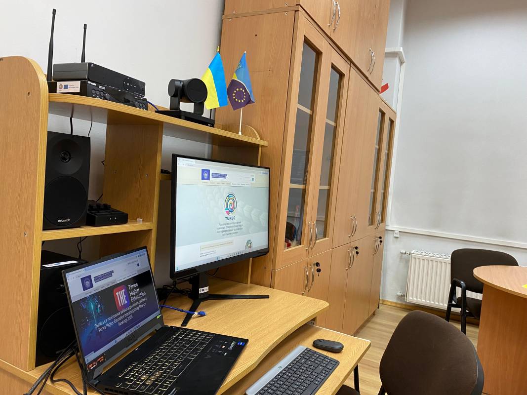 Фото з відкриття хабу