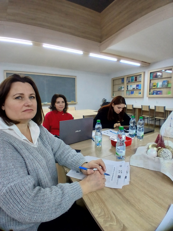 Фото із заходу