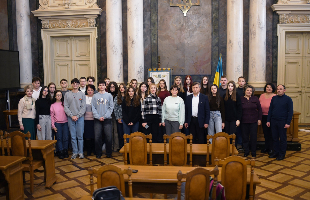 Фото з підписання угоди про співпрацю