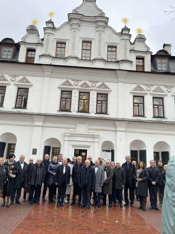 Фото зі зборів