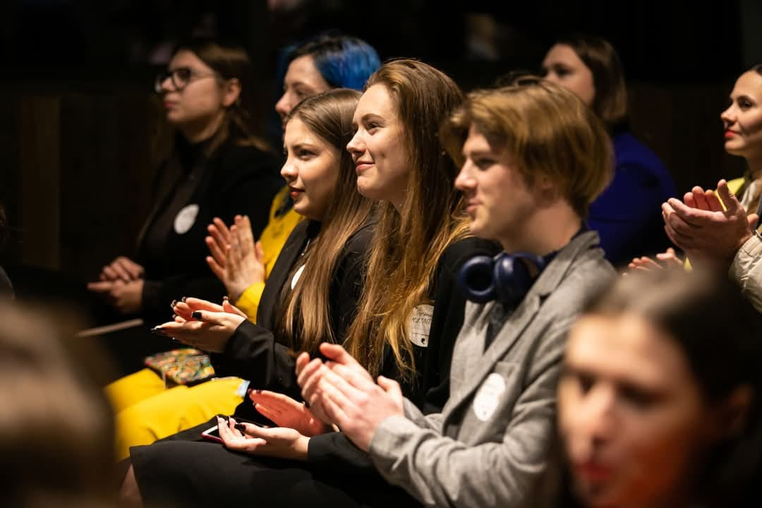 Стипендіанти Фундації ЗМІN