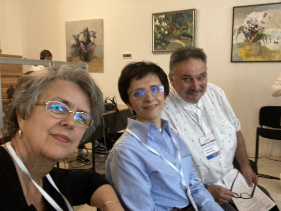 Фото із заходу