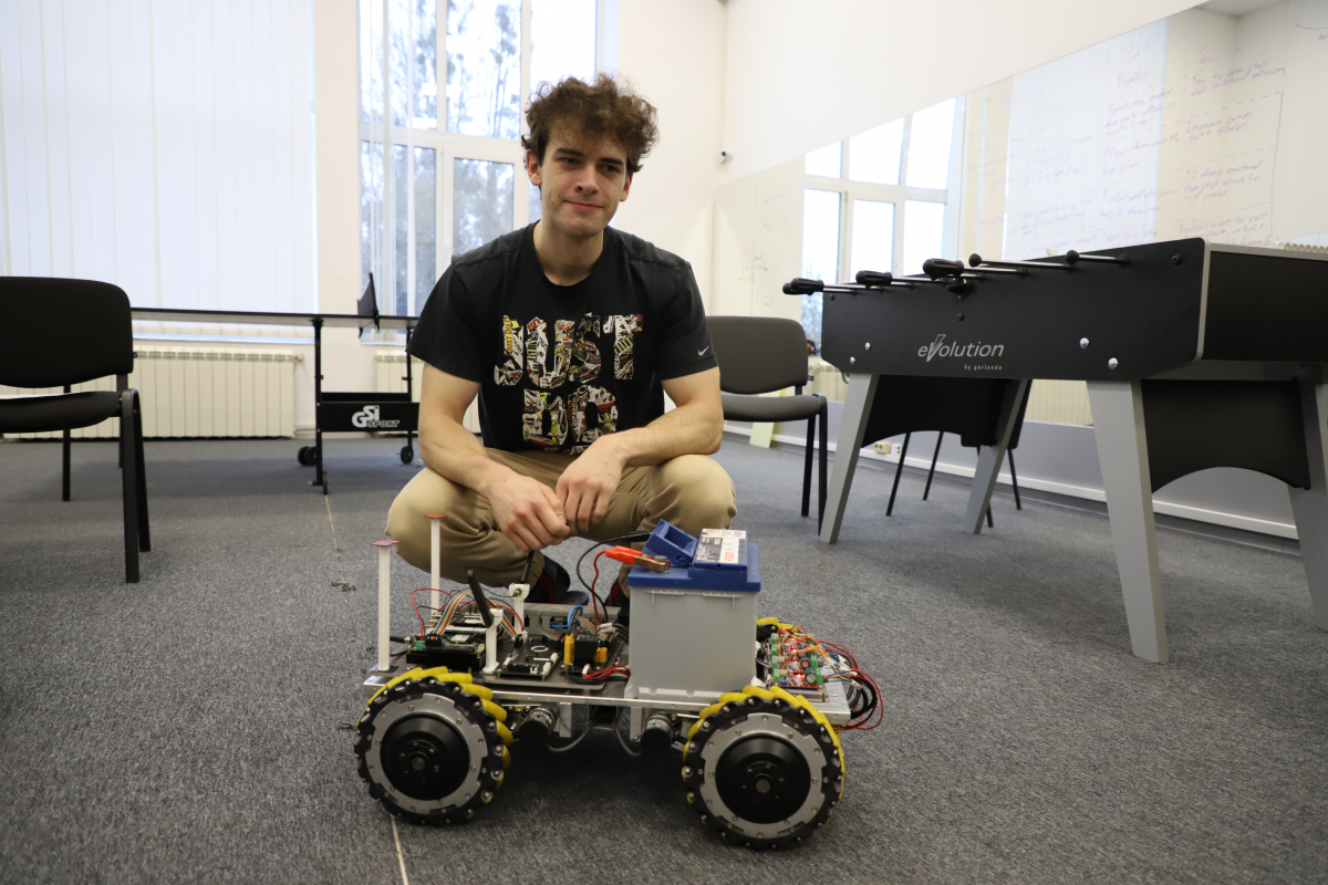 Фото з лабораторії ІКНІ