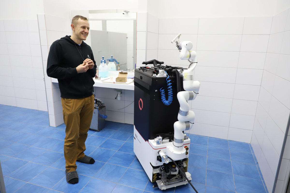 Фото з лабораторії ІКНІ