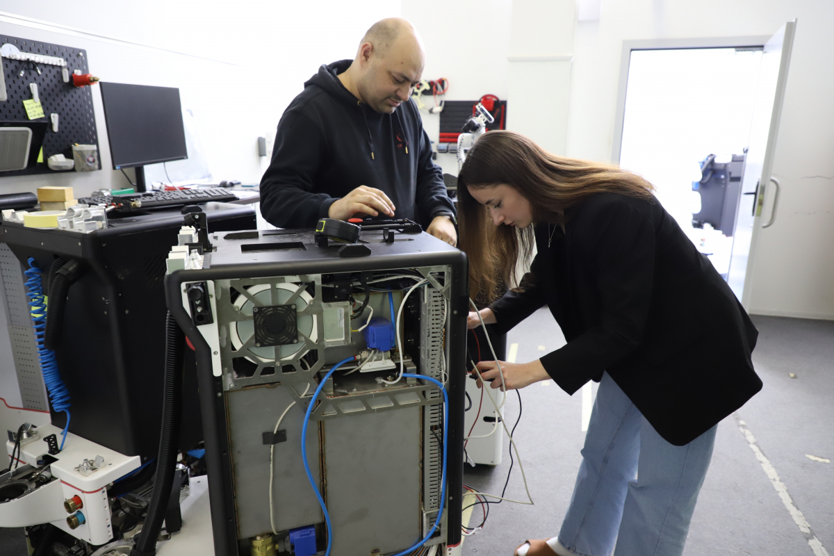 Фото з лабораторії ІКНІ