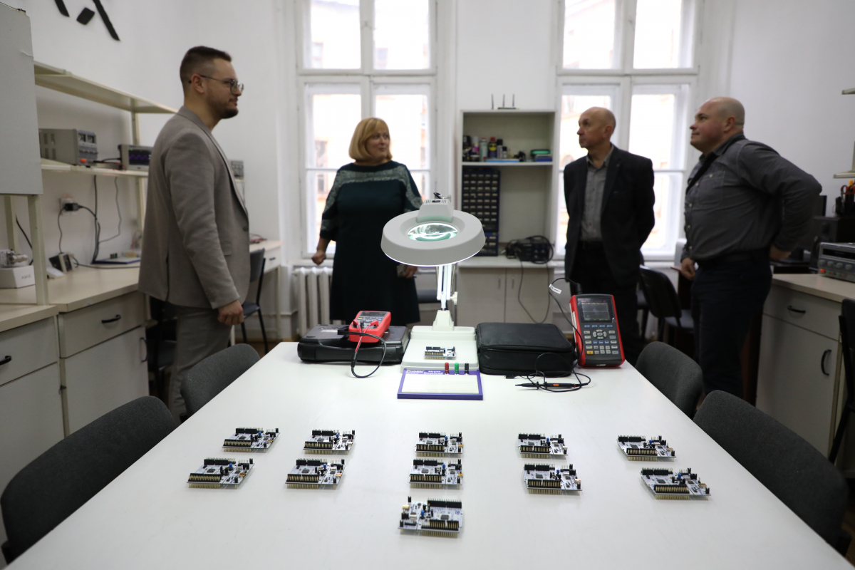 Фото з відкриття лабораторії