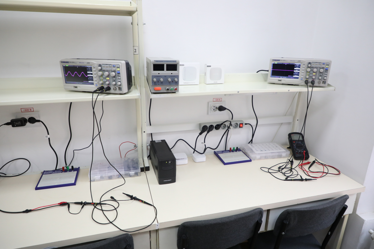 Фото з відкриття лабораторії