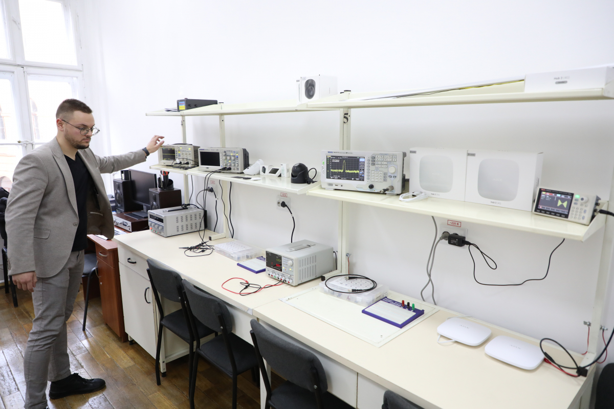 Фото з відкриття лабораторії