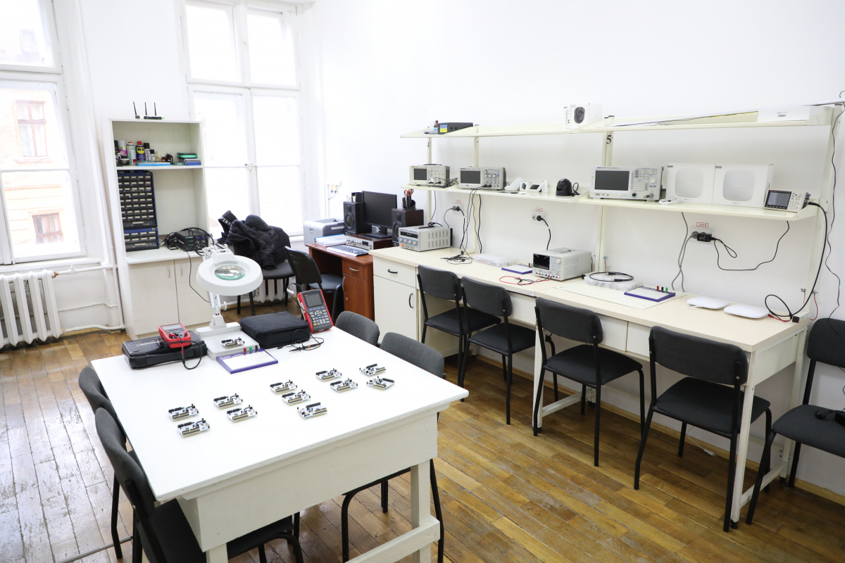 Фото з відкриття лабораторії