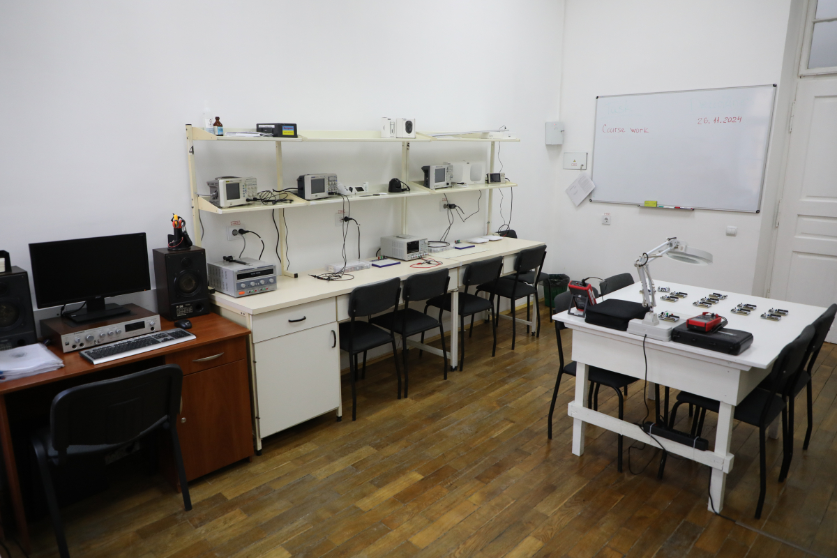 Фото з відкриття лабораторії