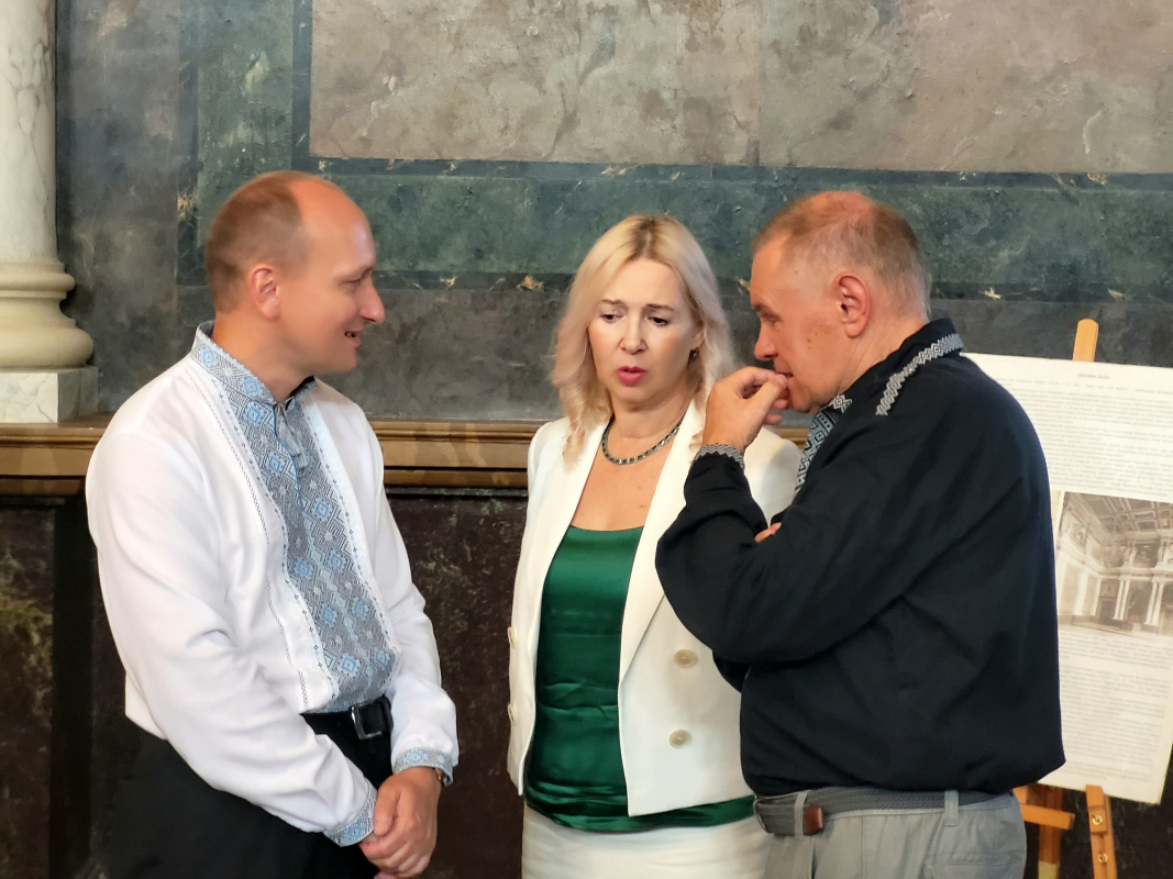 Фото із вручення дипломів