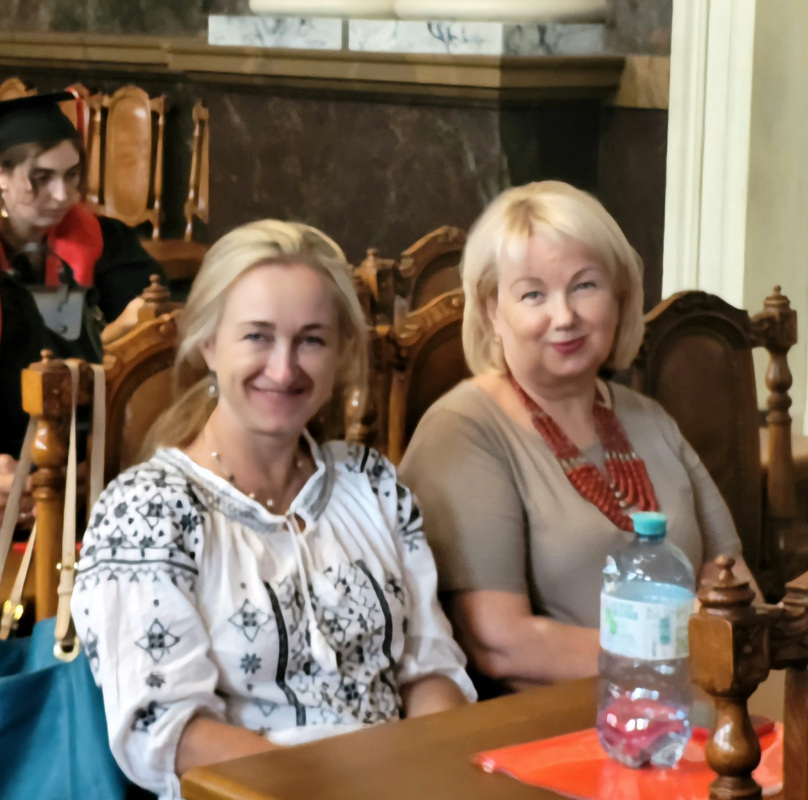 Фото із вручення дипломів