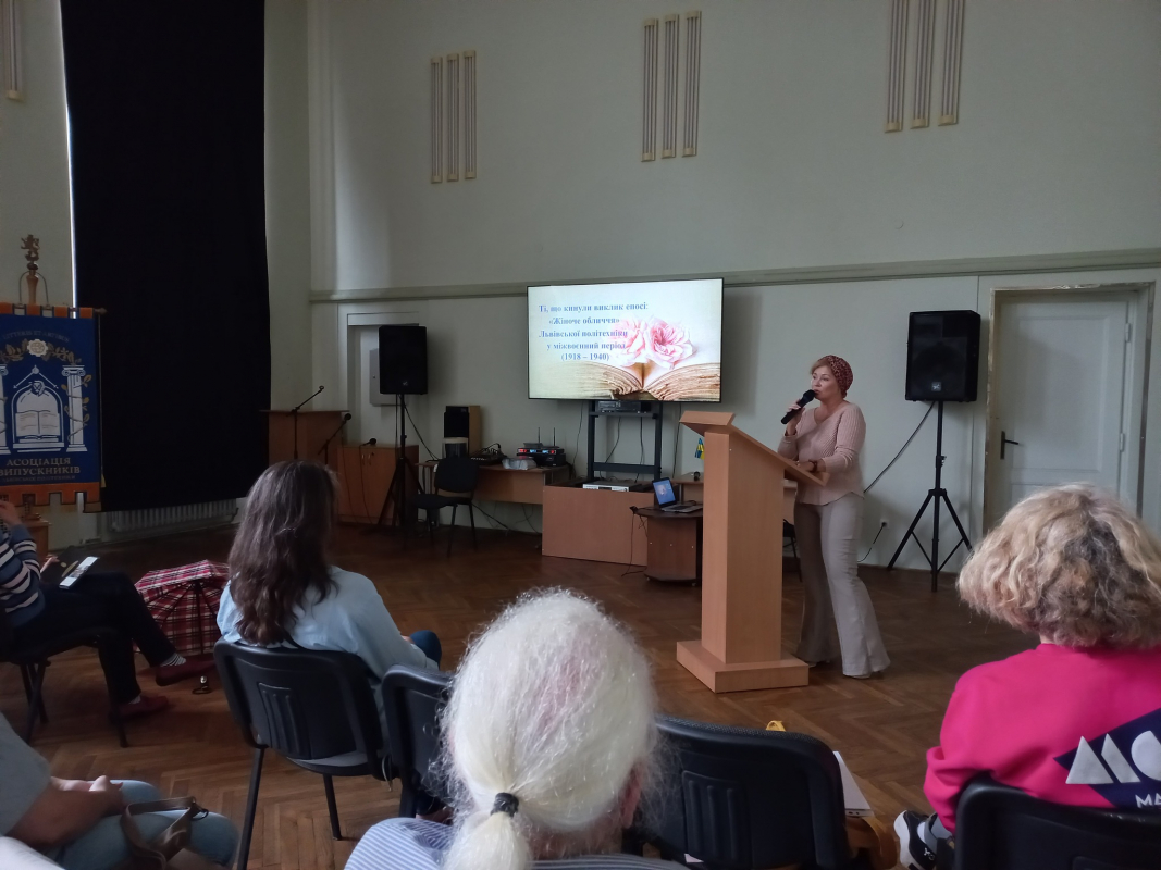 Фото із заходу в НТБ