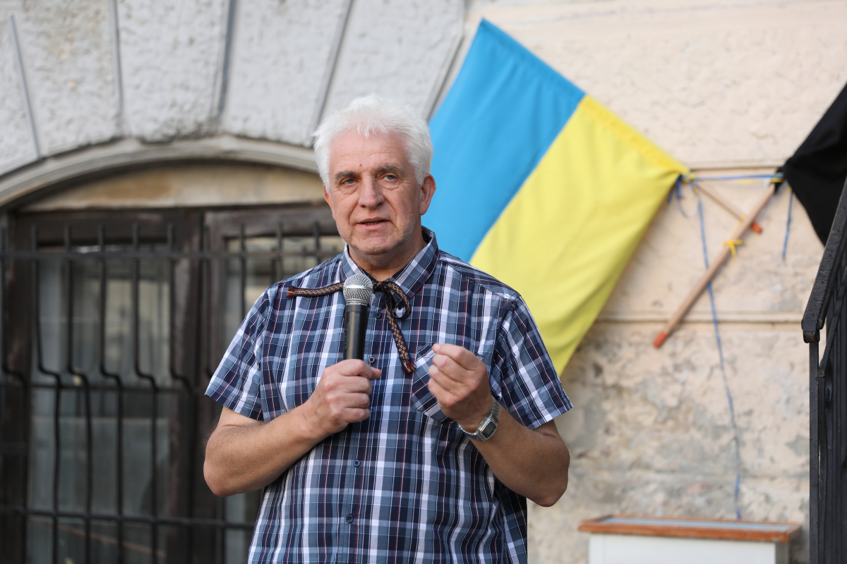 Фото з відкриття горельєфа