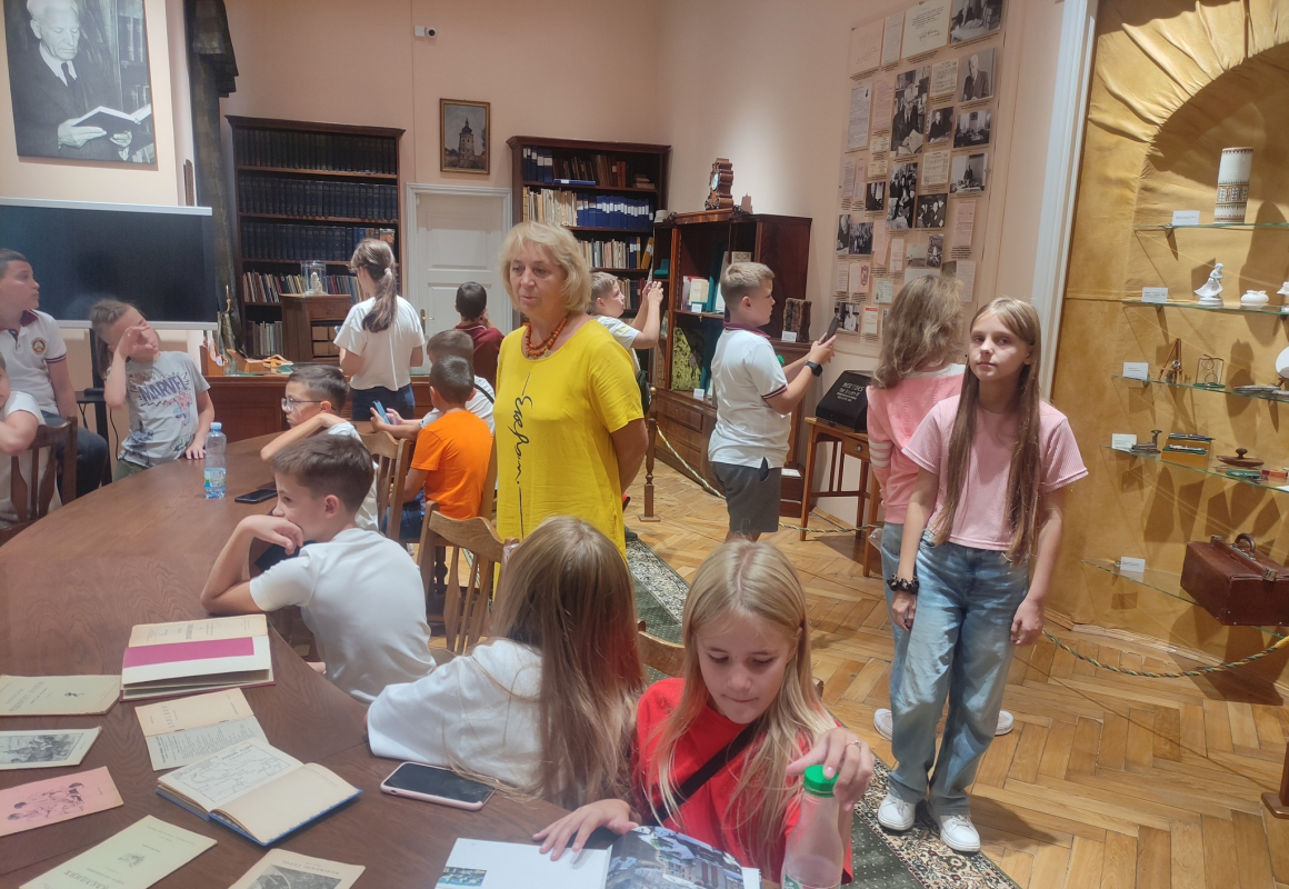 Фото з відвідин бібліотеки