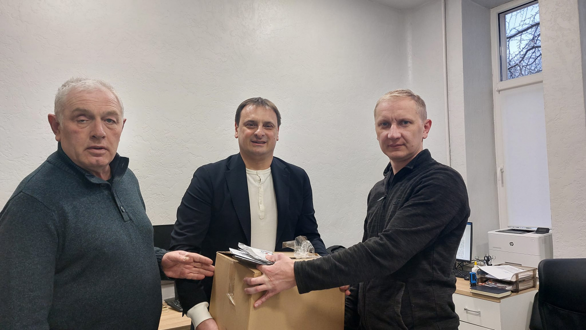 Фото з передавання Aquior