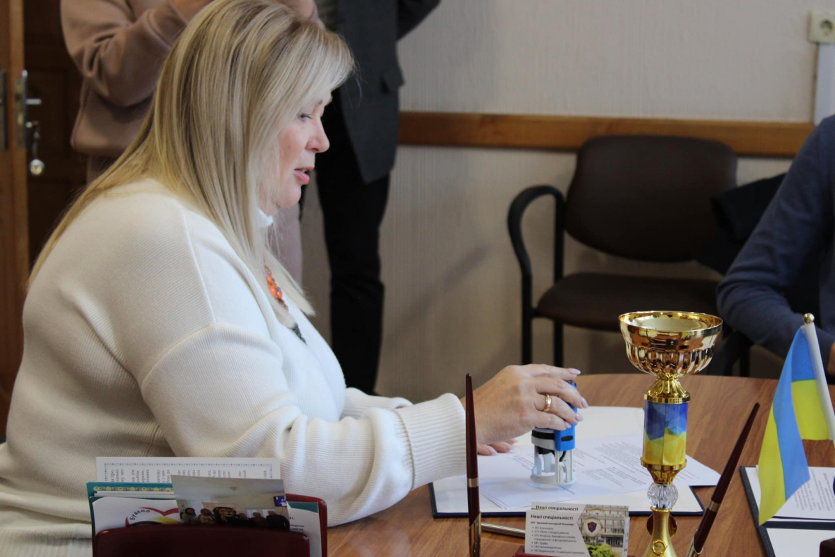 Фото з підписання меморандуму