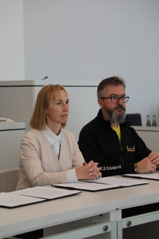 Фото з підписання меморандуму