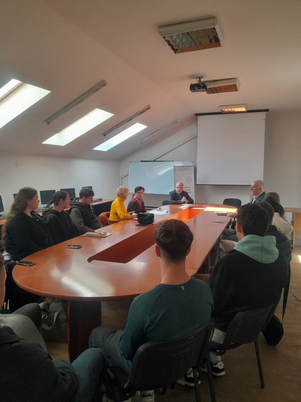 Фото з лекції