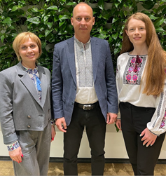 Фото із заходу