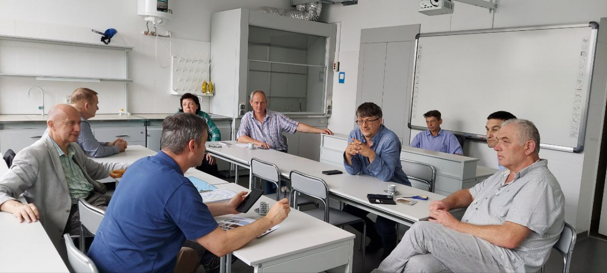 Фото із круглого столу