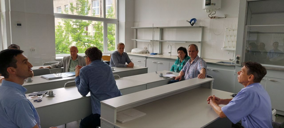 Фото із круглого столу