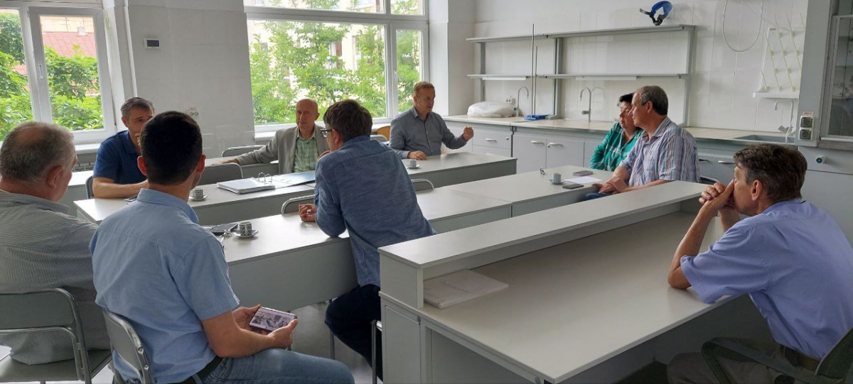 Фото із круглого столу