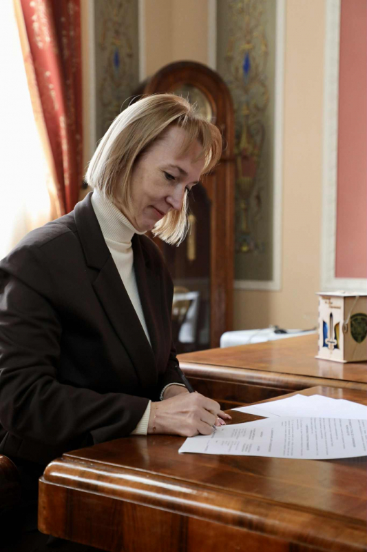 Фото з підписання меморандуму про співпрацю