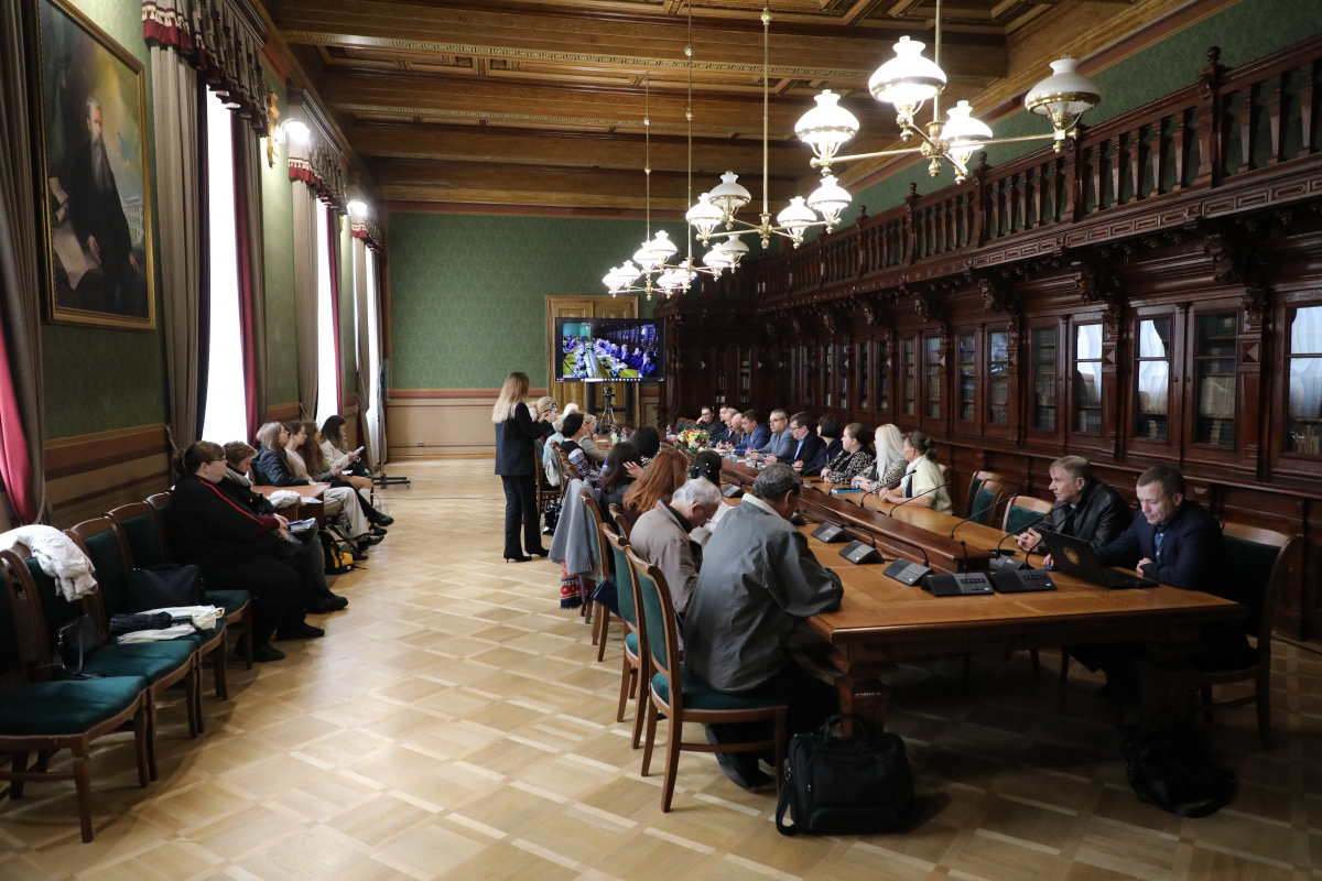 Фото із симпозіуму