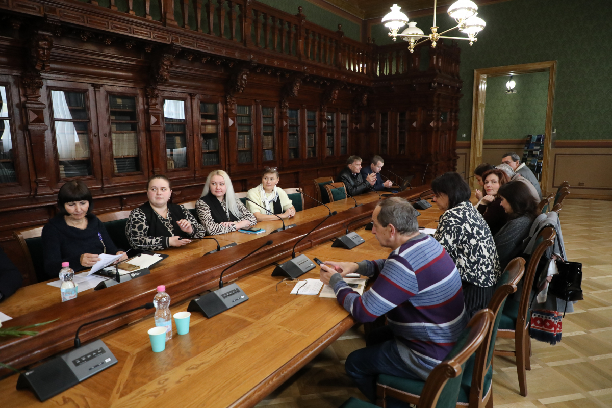 Фото із симпозіуму