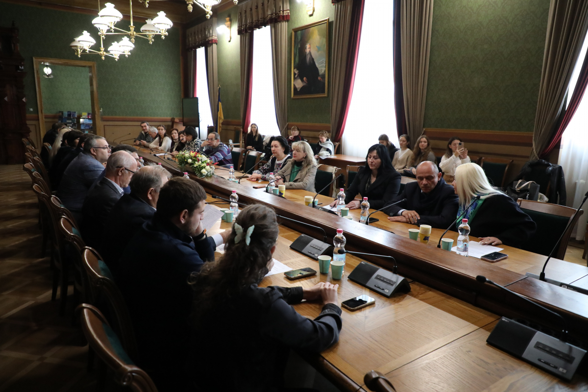 Фото із симпозіуму