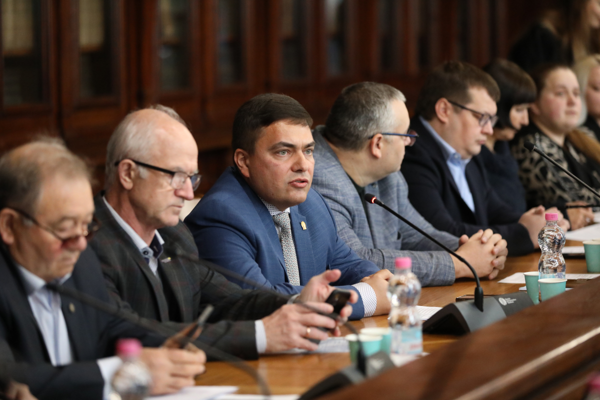 Фото із симпозіуму