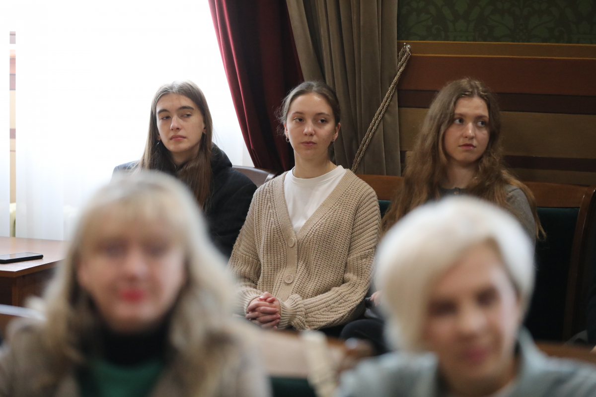 Фото із симпозіуму