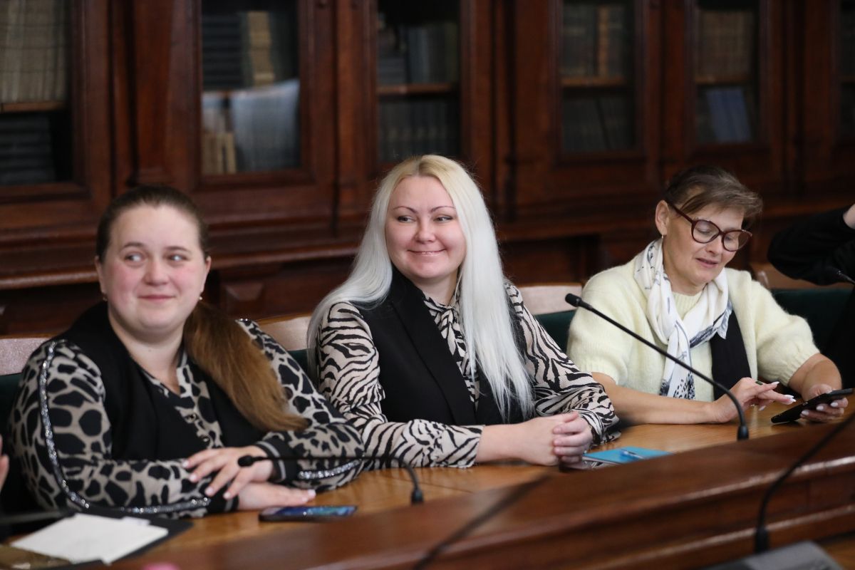 Фото із симпозіуму